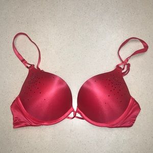 Victoria’s Secret Miraculous Plunge Bra